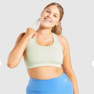 Gymshark racer back bra size small in light green/mint